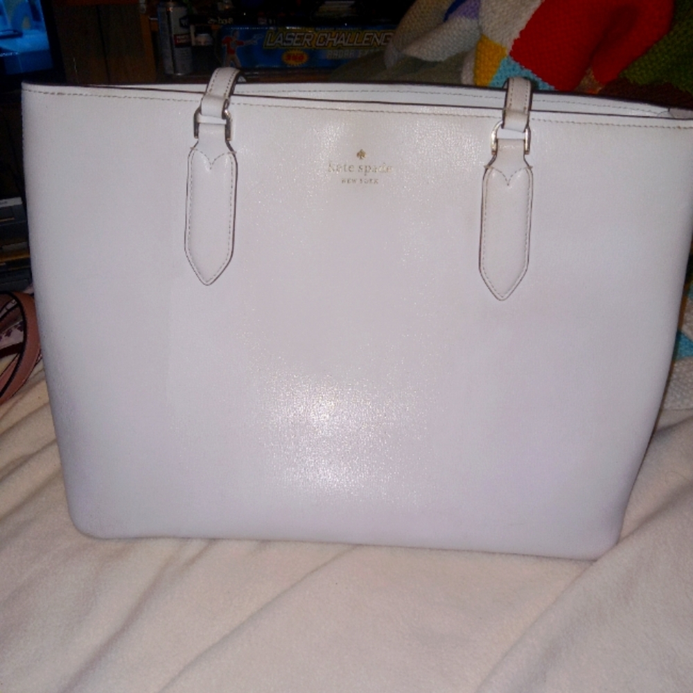 Kate Spade White Leather Tote with Classic Design